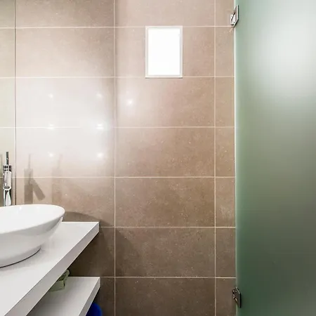 Ocean View Center 2-bedroom דירה