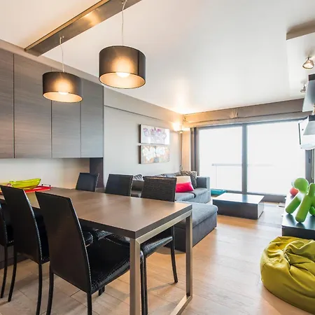 Ocean View Center 2-bedroom דירה *